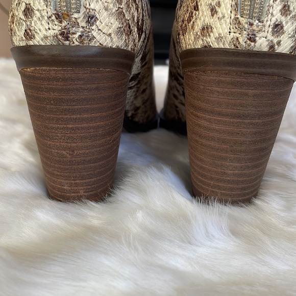 Vince Camuto Gradina Block Heel Booties - Picture 5 of 10